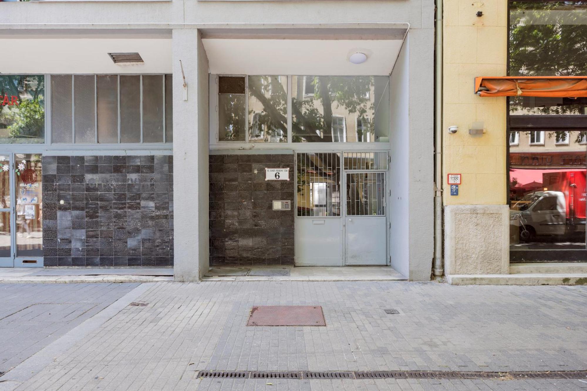 Elegant Home Overlooking The Music Academy بودابست المظهر الخارجي الصورة